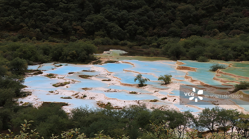 四川阿坝黄龙五彩池-钙化景观图片素材