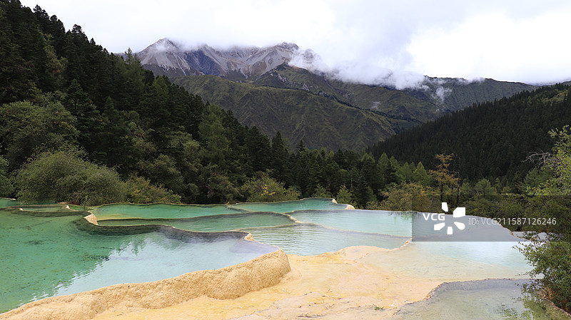 四川阿坝黄龙五彩池-钙化景观图片素材