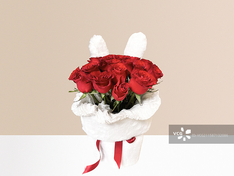 花束、情人节、玫瑰花、小白兔图片素材