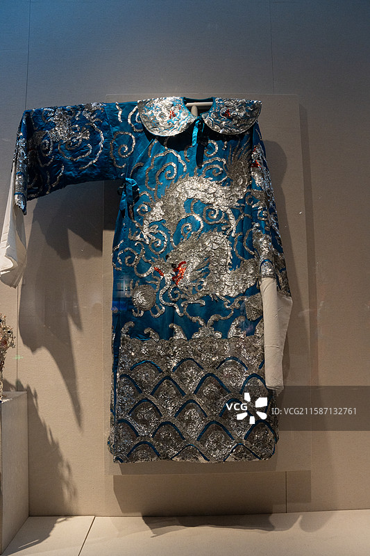 广州粤剧艺术博物馆里展示的戏服图片素材