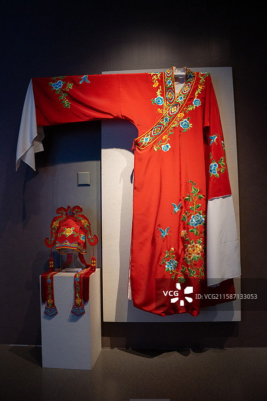 广州粤剧艺术博物馆里展示的戏服图片素材