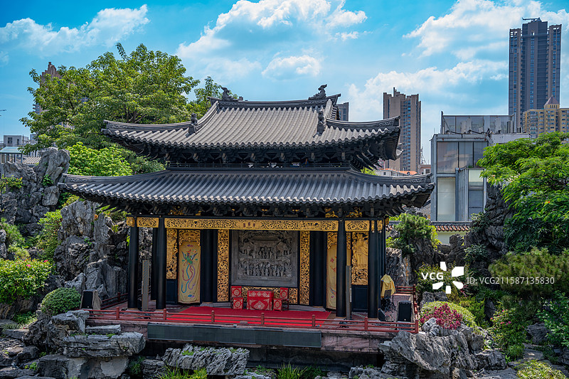 广州永庆坊梨园粤剧艺术博物馆的戏台广福台图片素材