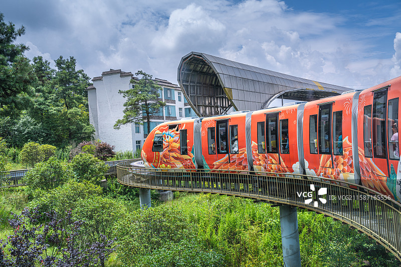 贵州 六盘水 野玉海国家级旅游度假区 观光小火车 千户彝寨图片素材
