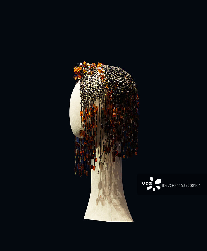 美术工艺，琥珀装饰的帽子，手套图片素材