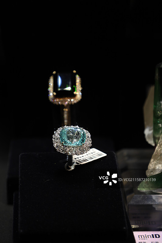 海蓝宝戒指图片素材