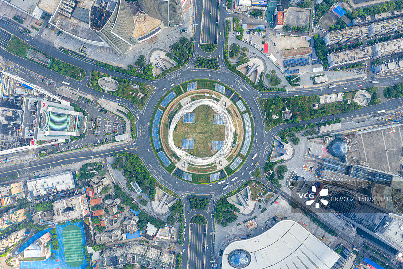 航拍湖北省武汉市光谷广场城市道路交通环岛风光图片素材