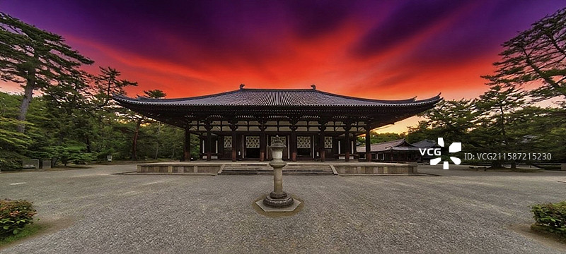 唐招提寺由鉴真主持建于 759 年，是日本佛教律宗总本山，建筑具唐代风格，多建筑与佛像为日本国宝。图片素材