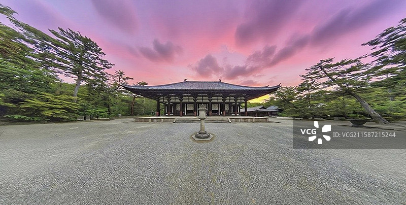 唐招提寺由鉴真主持建于 759 年，是日本佛教律宗总本山，建筑具唐代风格，多建筑与佛像为日本国宝。图片素材