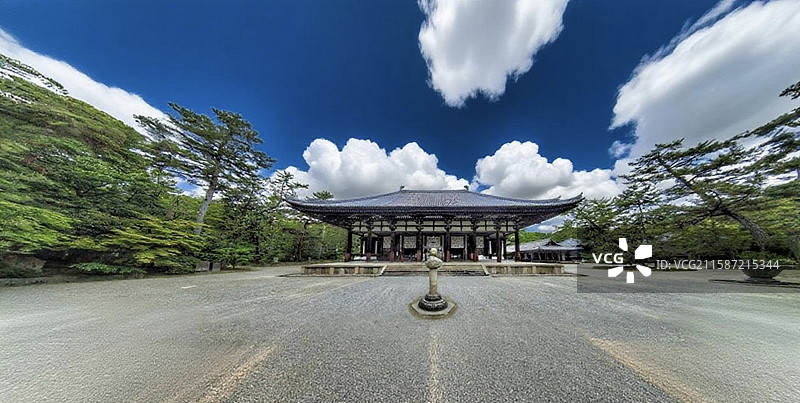唐招提寺由鉴真主持建于 759 年，是日本佛教律宗总本山，建筑具唐代风格，多建筑与佛像为日本国宝。图片素材