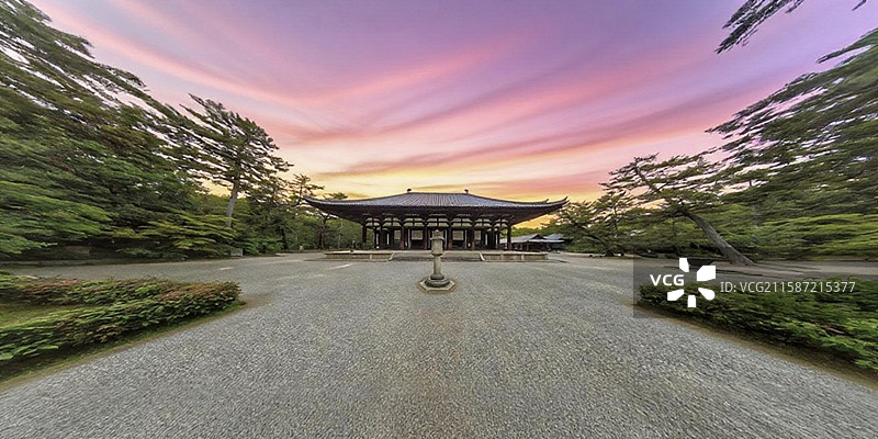 唐招提寺由鉴真主持建于 759 年，是日本佛教律宗总本山，建筑具唐代风格，多建筑与佛像为日本国宝。图片素材