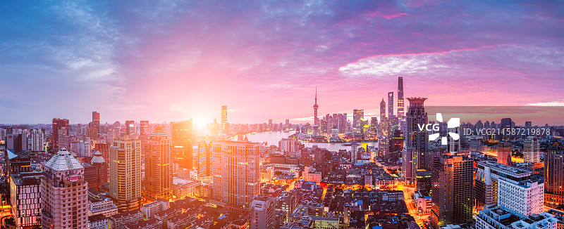 上海黄浦区外滩日出日落蓝调火烧云东方明珠金茂环球金融上海中心大厦威斯汀大酒店白玉兰广场黄浦江图片素材