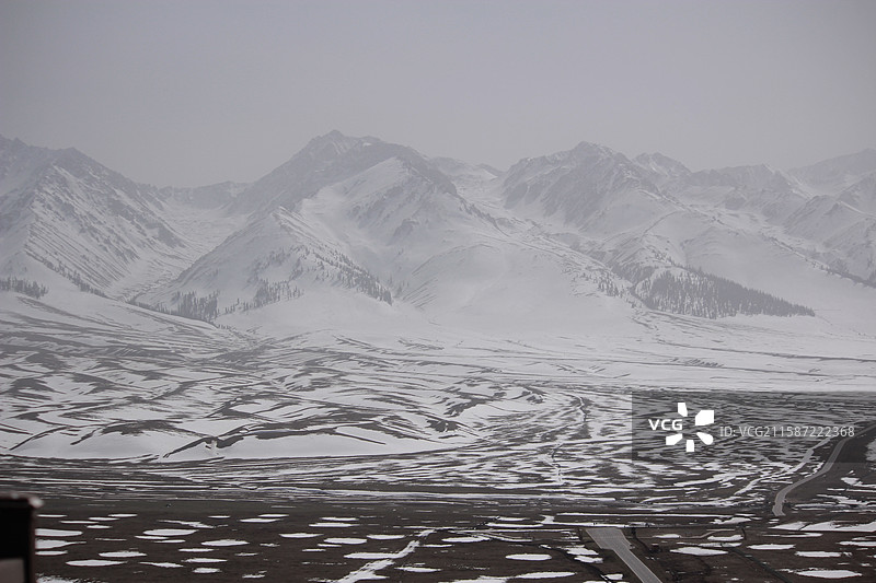 4月的新疆风景图片素材