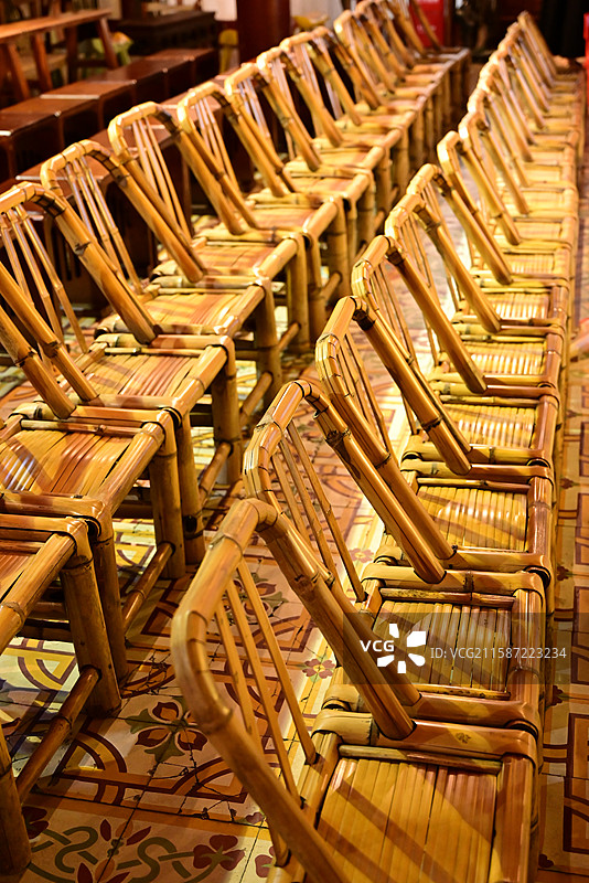 剧场 观众席 座位 竹椅 排列整齐图片素材