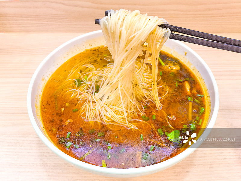 牛肉肥肠米粉绵阳米线特色美食图片素材