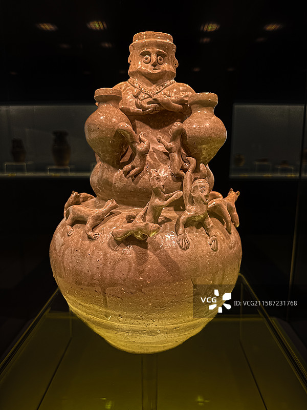 三国 吴 婺州窑青釉堆塑人物罐 上海博物馆图片素材