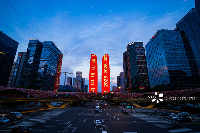 成都世运会灯光秀金融城双子塔图片素材