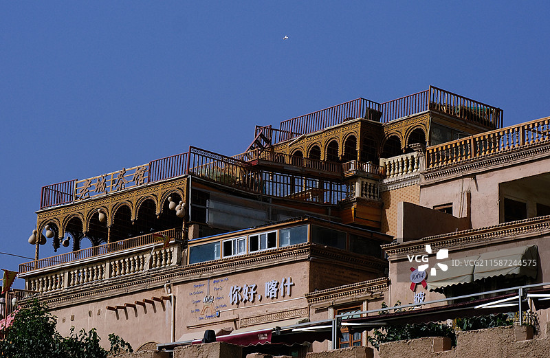 夏日新疆喀什古城开城仪式维吾尔演员表演建筑城墙文化艺术图片素材