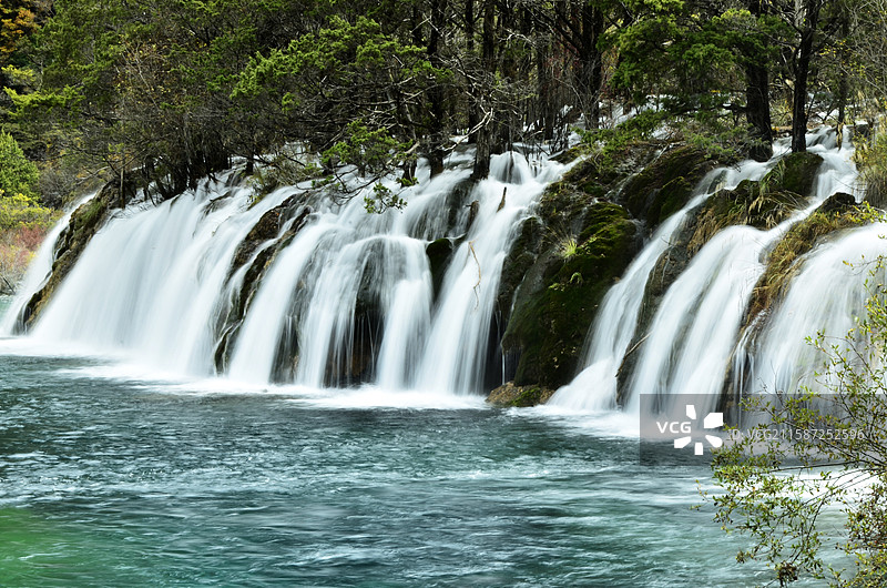 四川九寨沟景区秋天火花海瀑布秋景图片素材