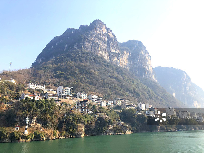 湖北宜昌长江三峡的村庄图片素材