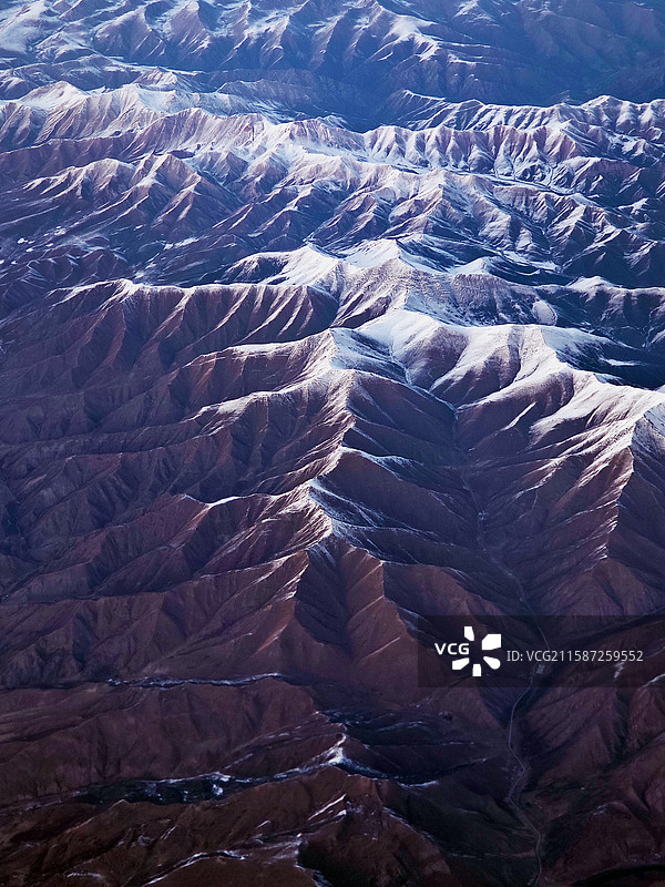高空上看新疆的雪峰山脉图片素材