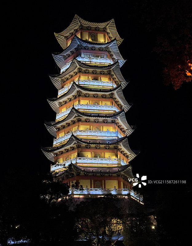 宁波杭州湾新区方特东方神画景区夜晚风光图片素材