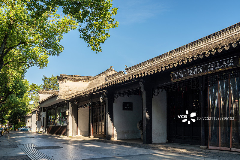 苏州留园大门与街道外景图片素材