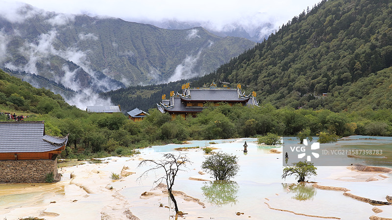 四川阿坝黄龙五彩池-钙化景观图片素材