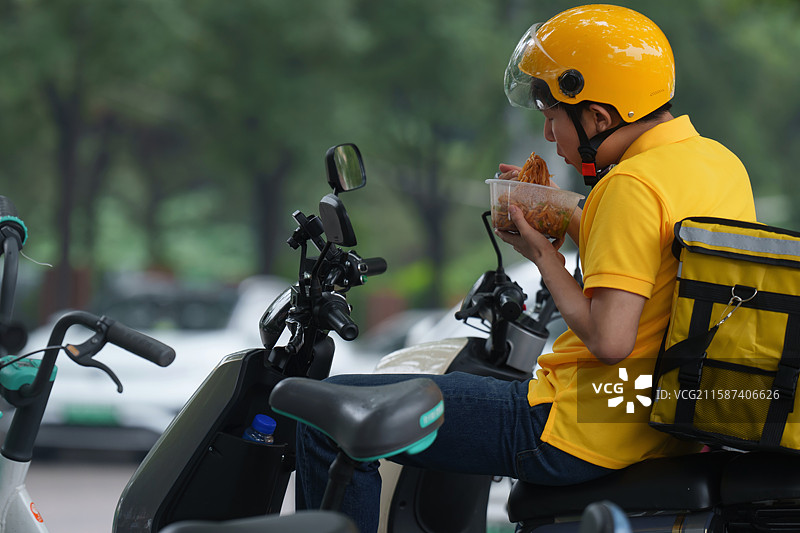 外卖小哥图片素材