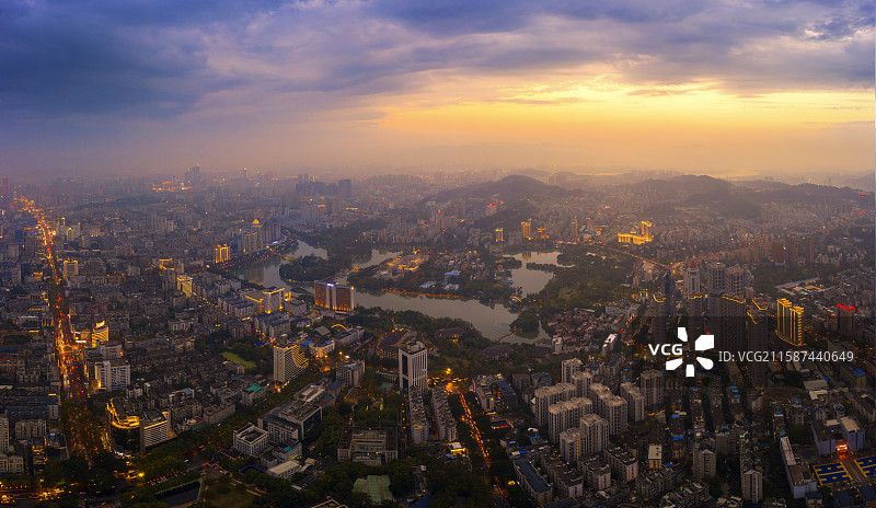 福州的三山两塔，乌山、于山、屏山、乌塔、白塔图片素材