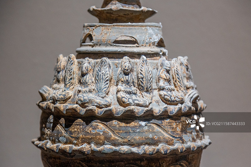 北宋丨青釉堆塑佛像陶魂坛图片素材