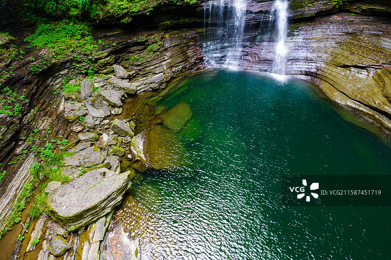 四川省旺苍县鼓城山端公潭瀑布图片素材