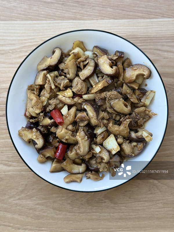 家常菜-香菇炒鸡腿肉图片素材