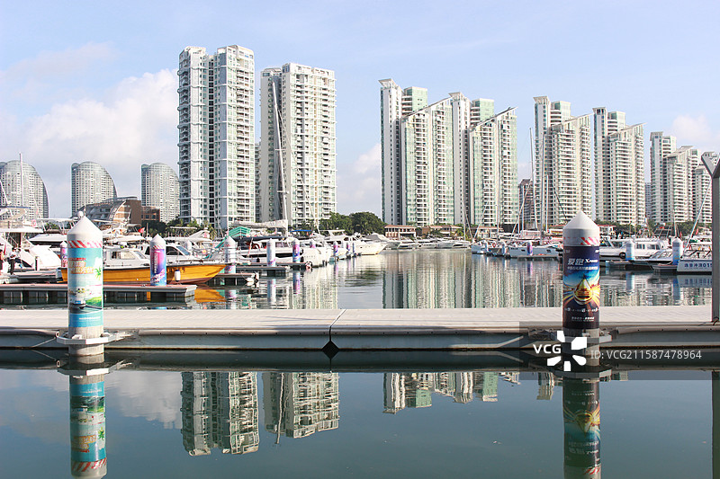 海南三亚游艇码头图片素材