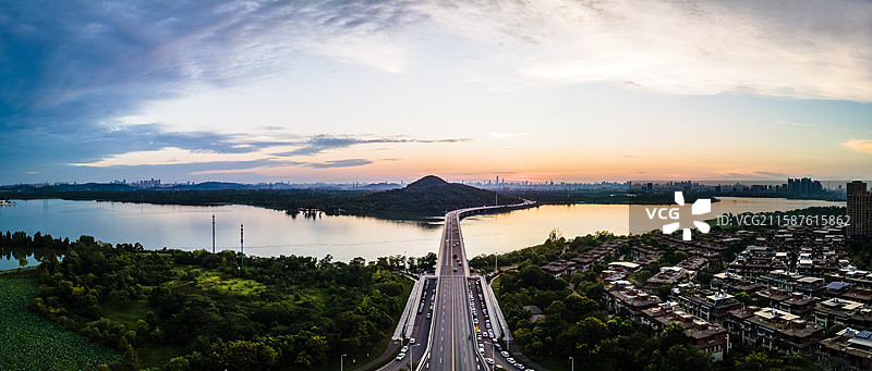 武汉暮色（严西湖）图片素材