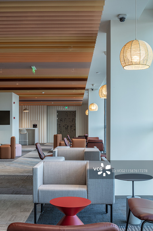 办公室休闲洽谈区与沙发座椅图片素材