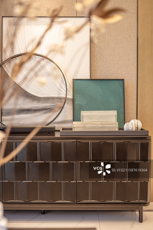 玄关柜与装饰画陈列设计图片素材