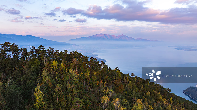 西昌邛海全景 邛海湖光山色 邛海青山绿水 邛海的蓝色湖水 邛海的岛屿风光航拍西昌邛海图片素材