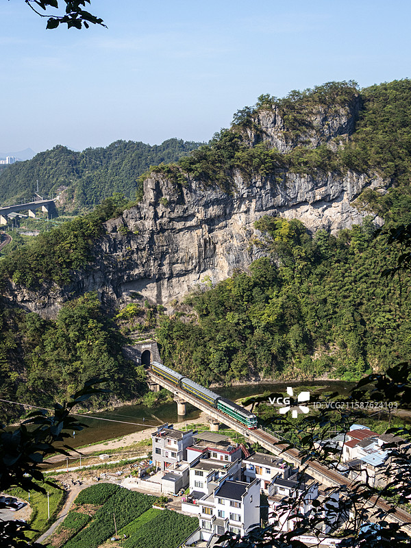 绩溪县的皖赣铁路桥隧图片素材