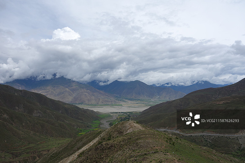 西藏山南浪卡子县贡嘎县岗巴拉山口图片素材