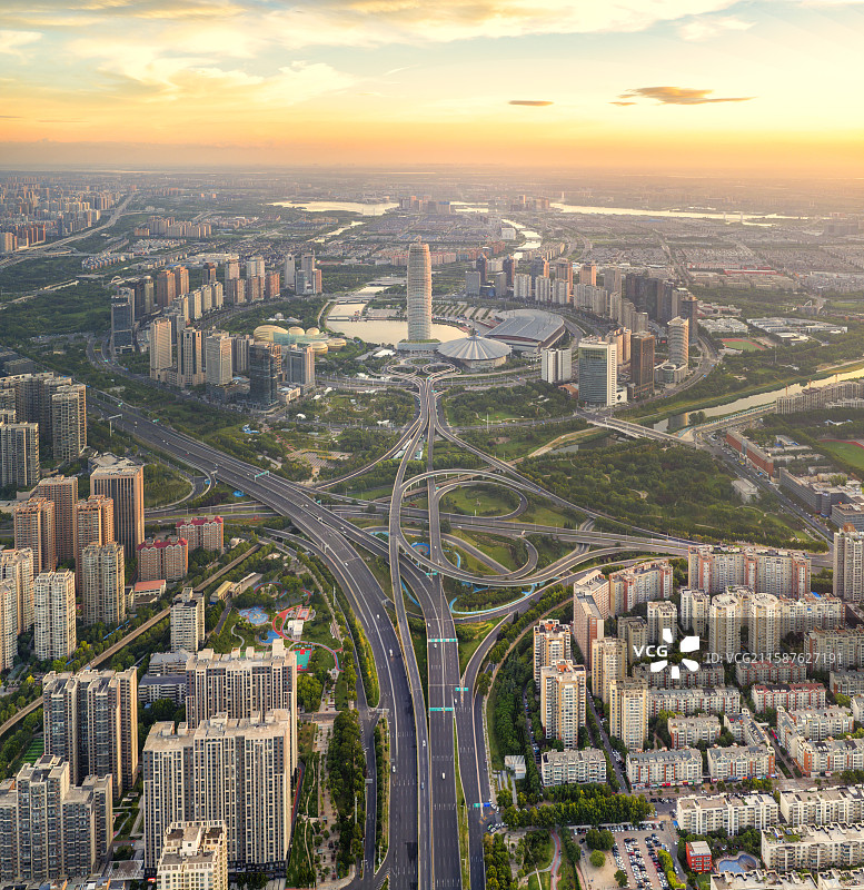 郑州郑东新区CBD中央公园日出图片素材