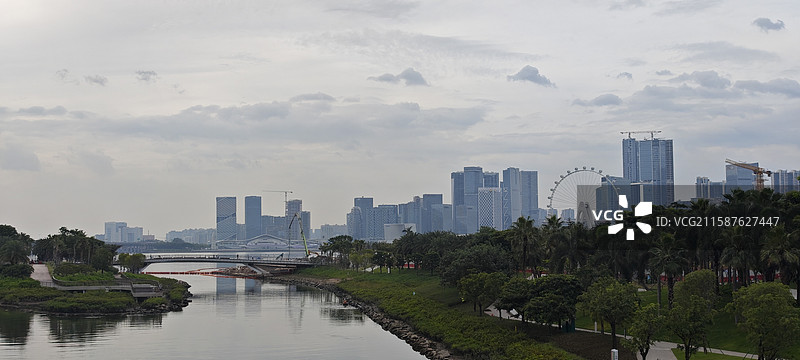 远眺欢乐港湾图片素材