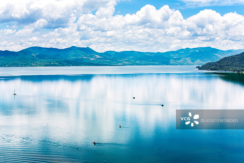 中国云南省玉溪市澄江县抚仙湖禄充风景区图片素材