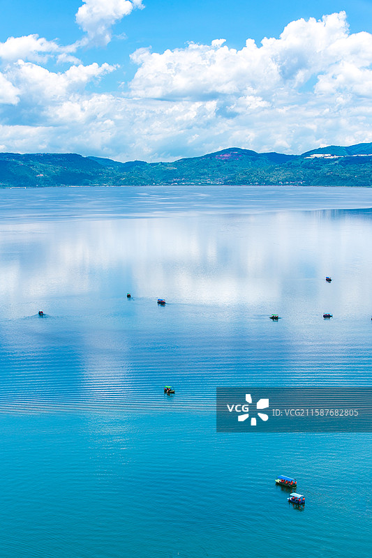中国云南省玉溪市澄江县抚仙湖禄充风景区图片素材
