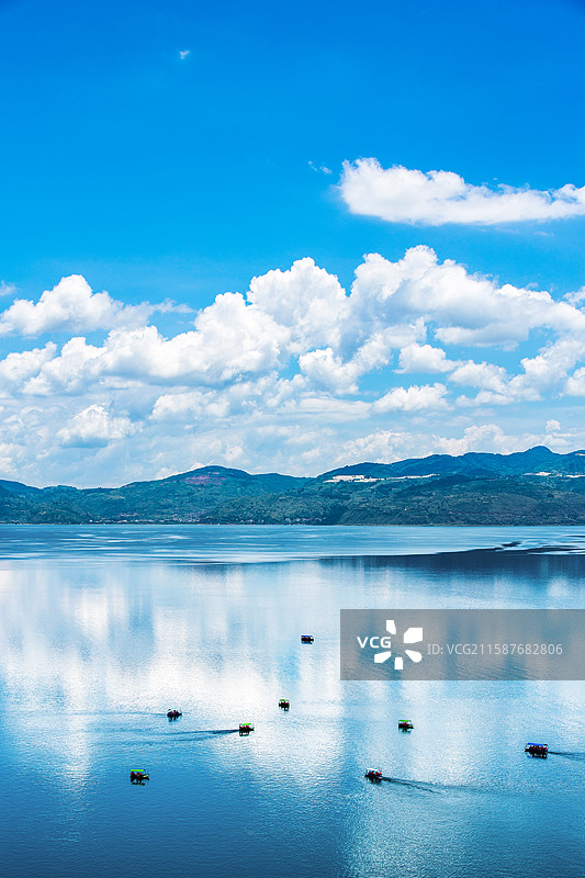 中国云南省玉溪市澄江县抚仙湖禄充风景区图片素材