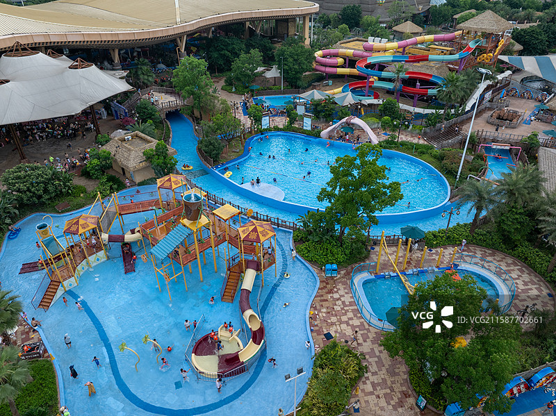 2025广西桂林市融创水世界水上乐园游乐设施航拍摄影图片图片素材