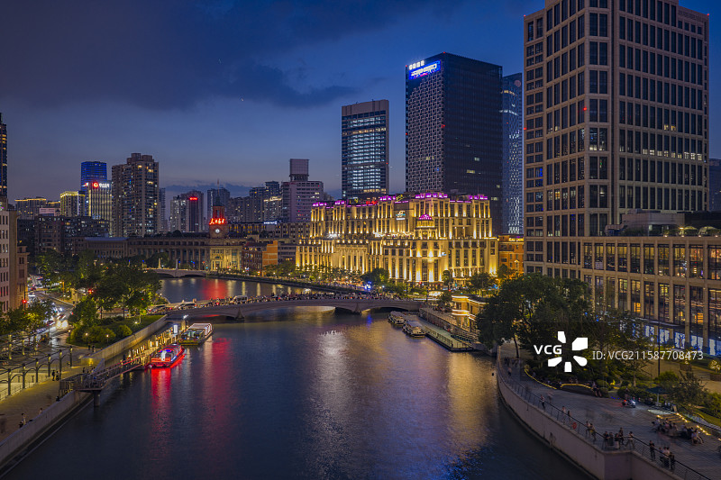 上海苏宁宝丽嘉酒店夜景图片素材