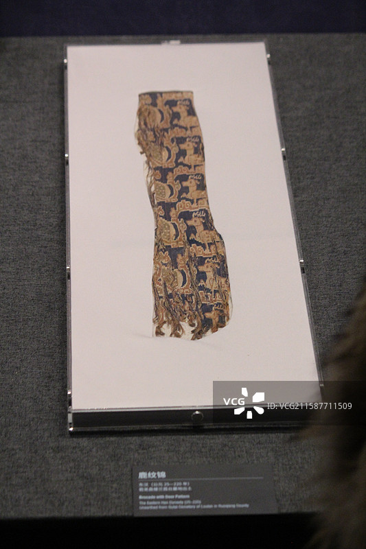 东汉鹿纹锦图片素材