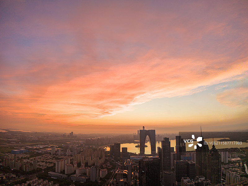 苏州东方之门朝霞图片素材