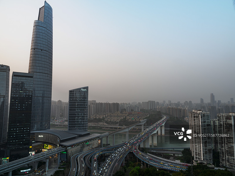 重庆半山崖线陆海国际中心图片素材