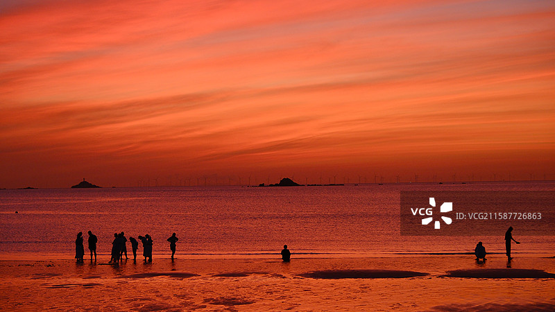 观日出的看海人图片素材